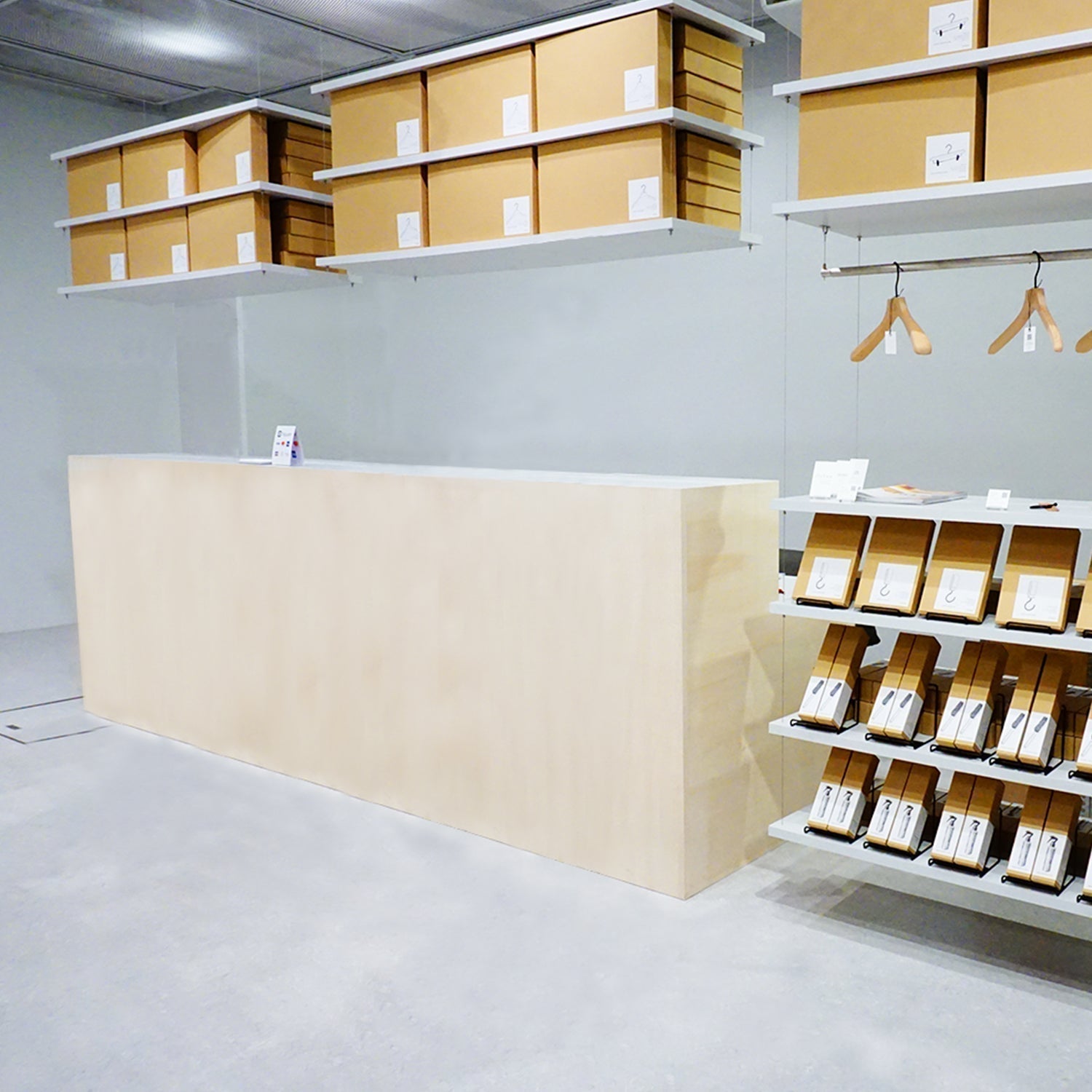 シナ合板のレジカウンター / SHOP COPACK