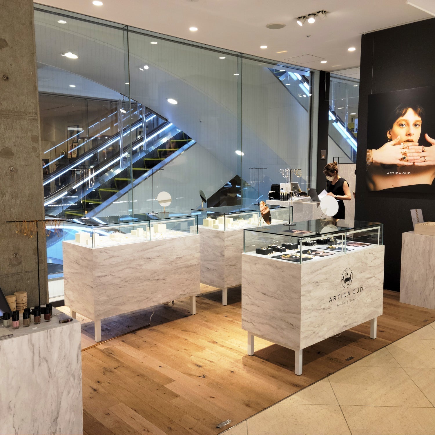 高級感漂うジュエリー什器 / ARTIDA OUD