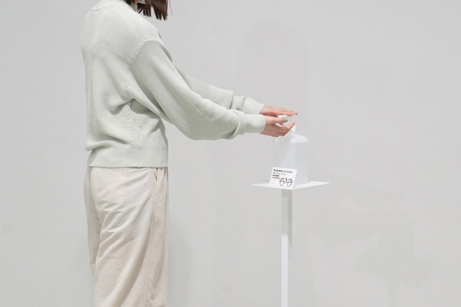 消毒液スタンドにも、ディスプレイ台にも