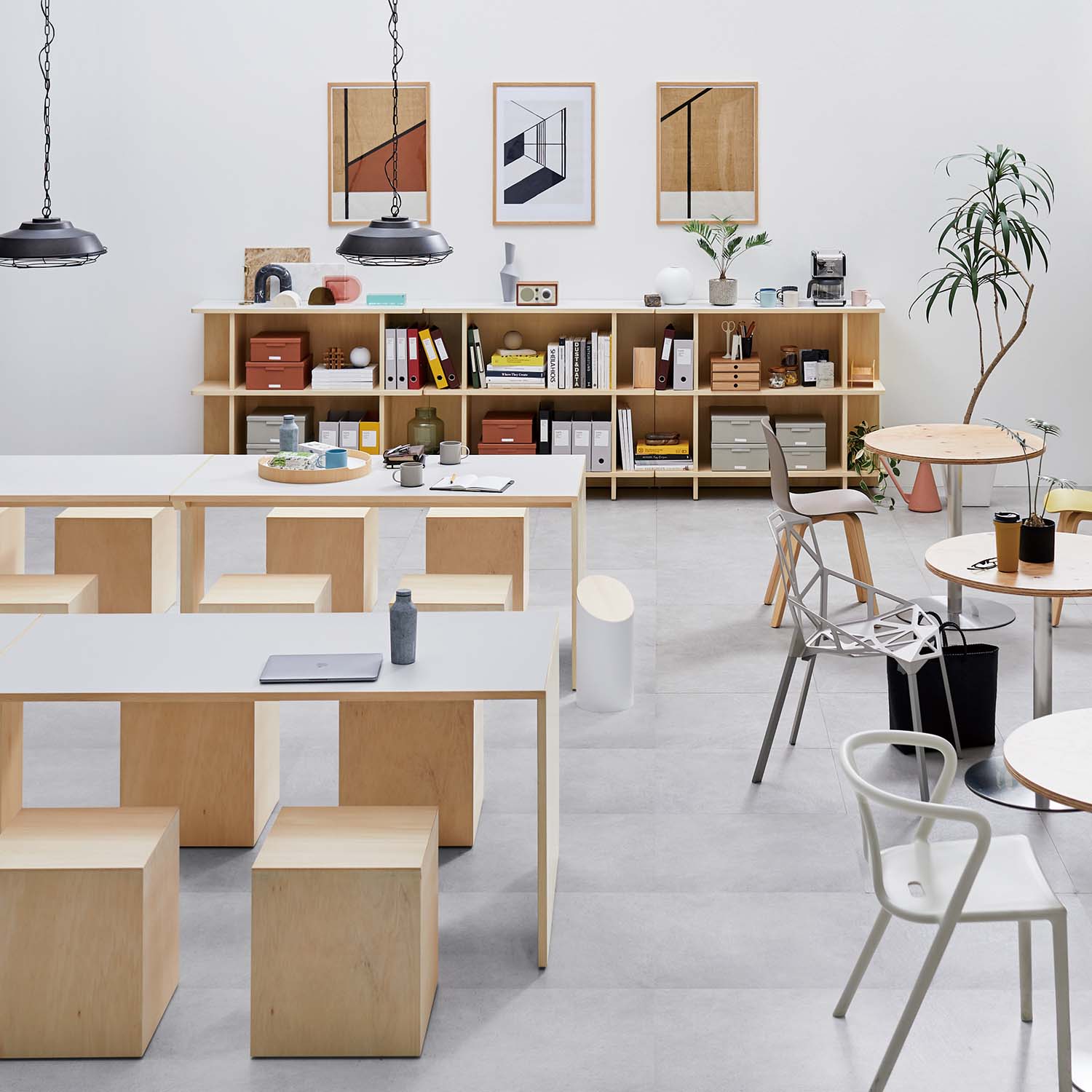 合板什器のカフェ空間 / SHOP COPACK