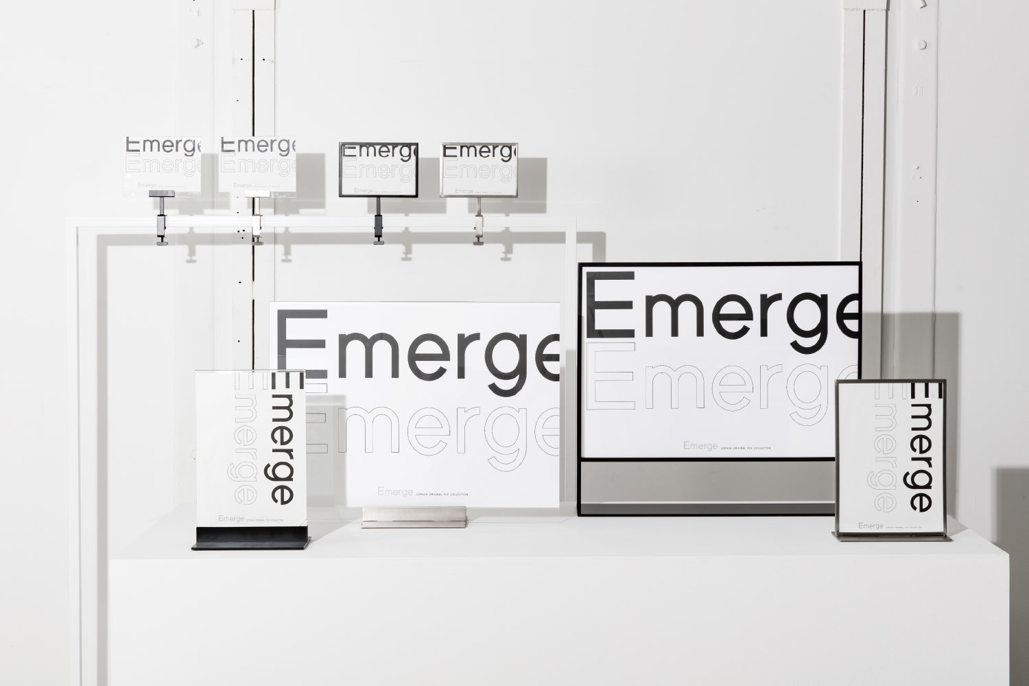 EM / スタイリッシュなPOPスタンド