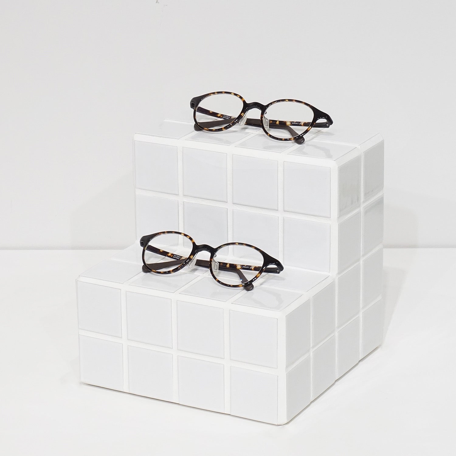 タイルステップ TLS444WH