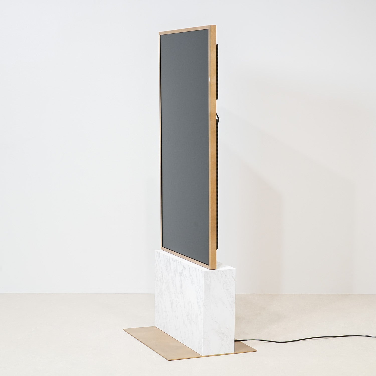 デジタルサイネージ 55インチ 真鍮ゴールド調 × 大理石調 DSB55HT2BRMR