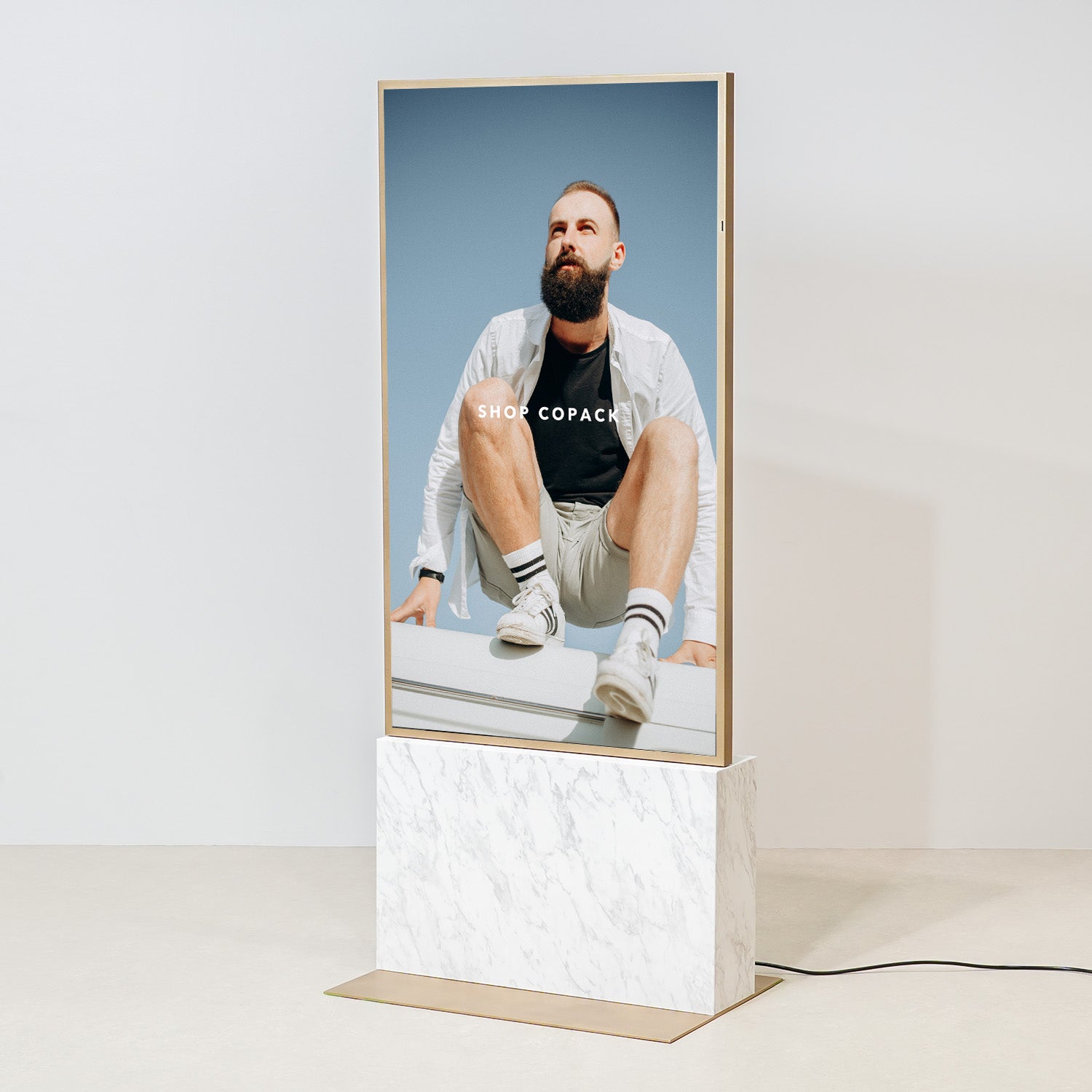 デジタルサイネージ 55インチ 真鍮ゴールド調 × 大理石調 DSB55HT2BRMR