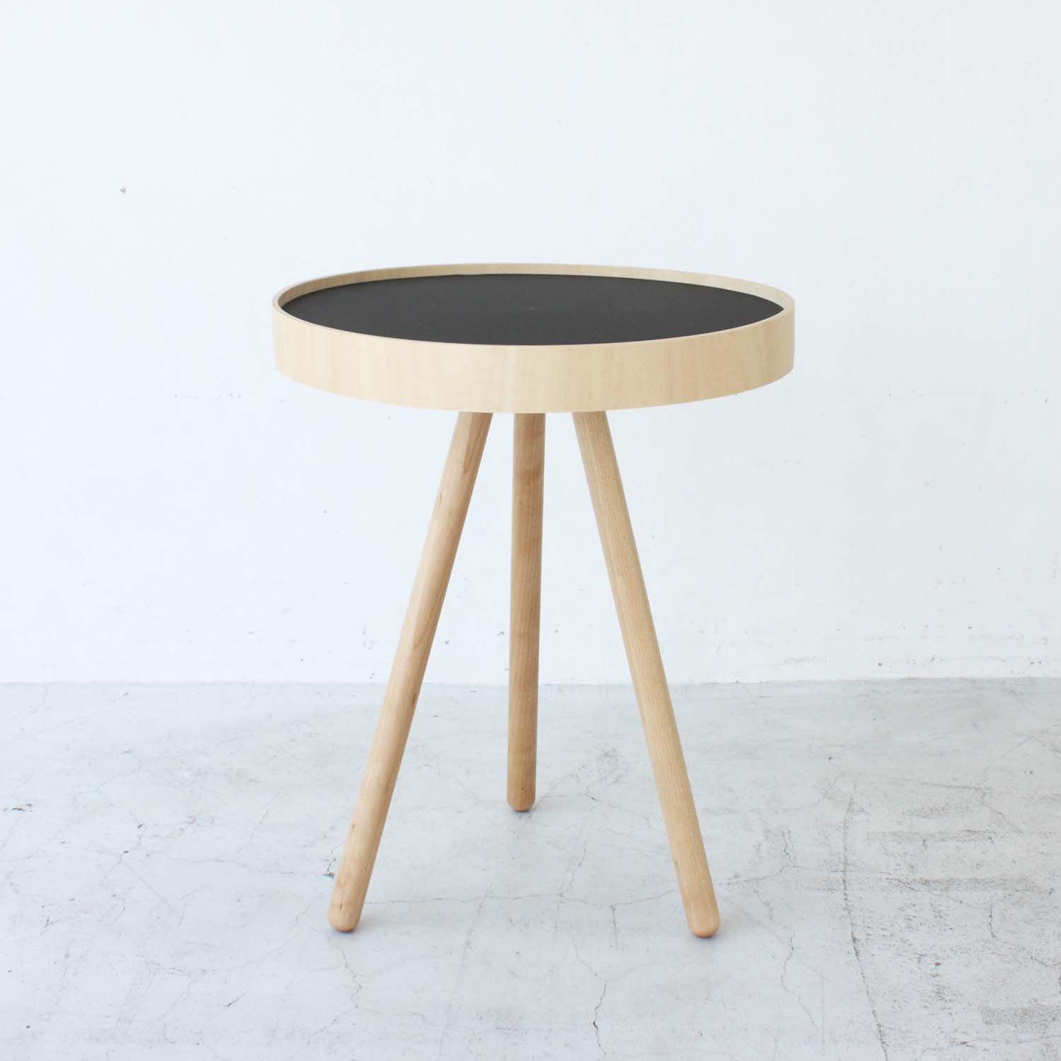 BY TRAY TABLE / MOHEIM