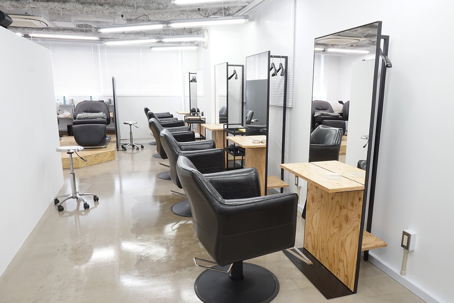 ヘアサロンの什器実績「ANBRERA 中目黒」