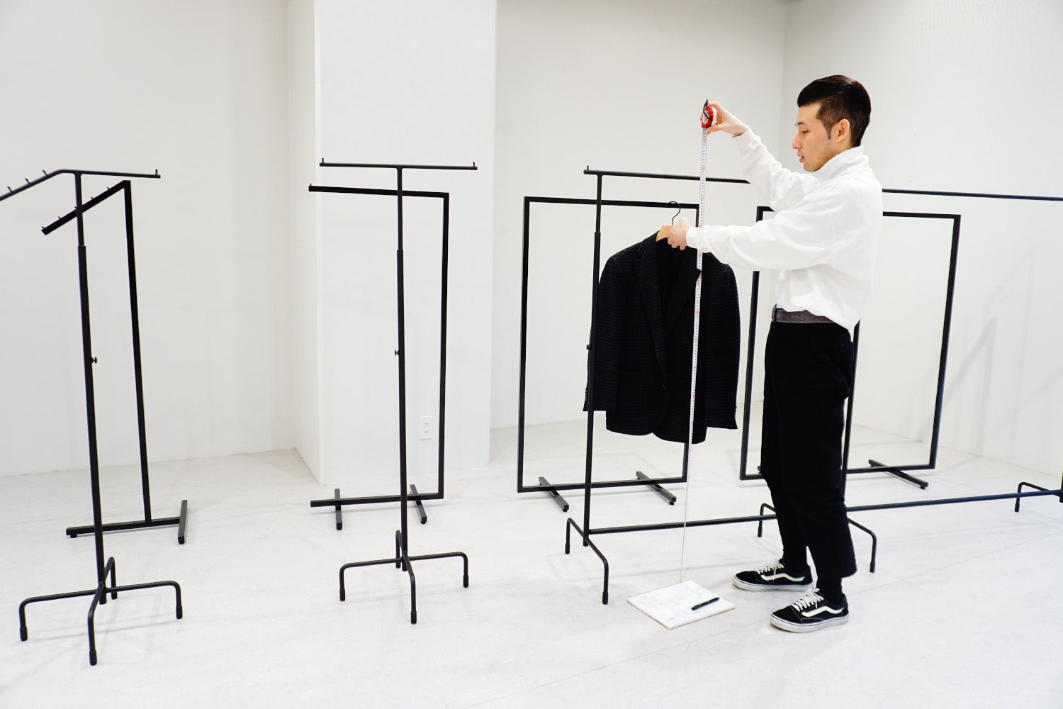 傾斜ハンガーラック｜おしゃれな什器の企画・製造・販売 SHOP COPACK