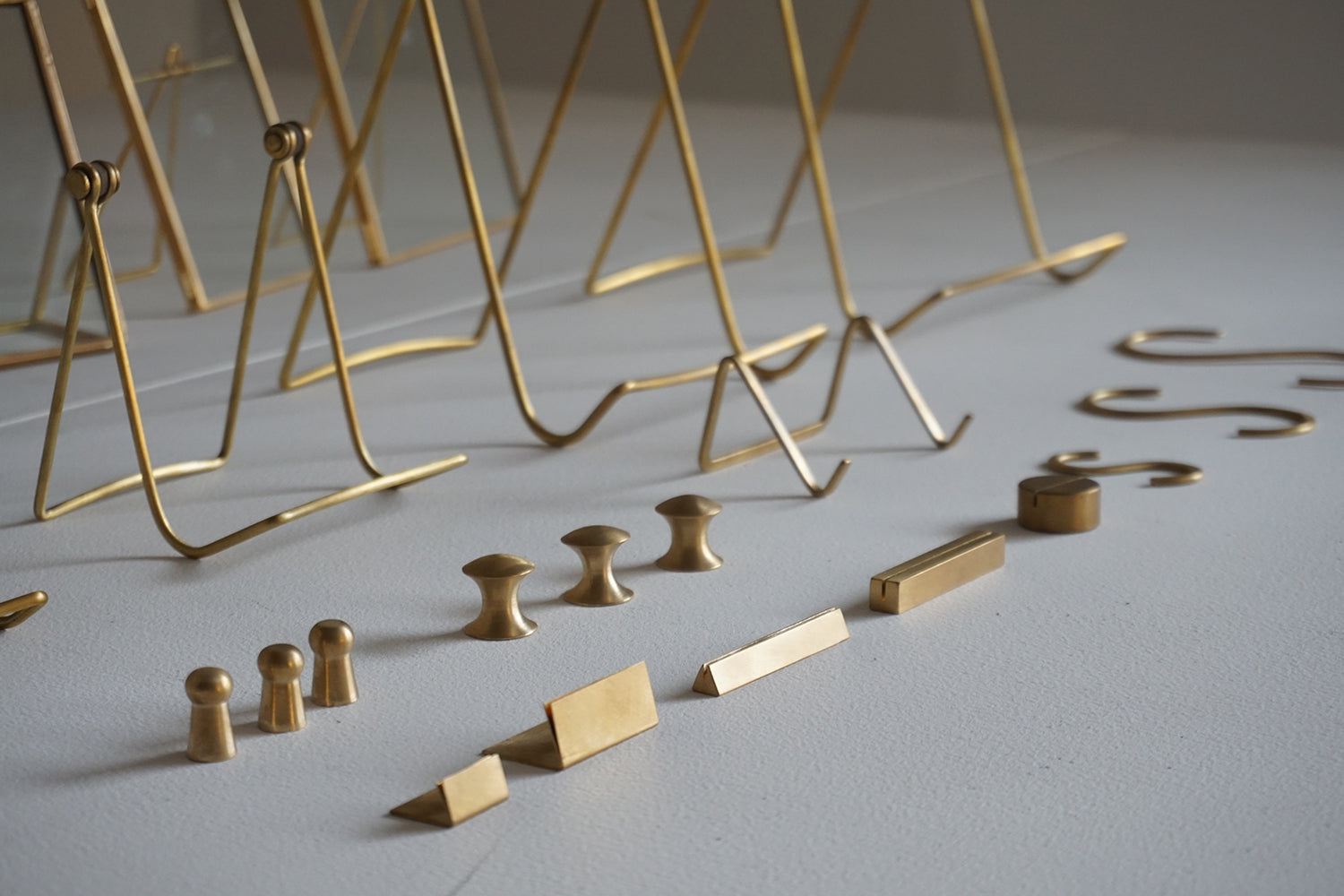 お店什器　真鍮カラーのハンガー お店什器 真鍮カラーのハンガー Brass Hanger Rack ｜ 真鍮