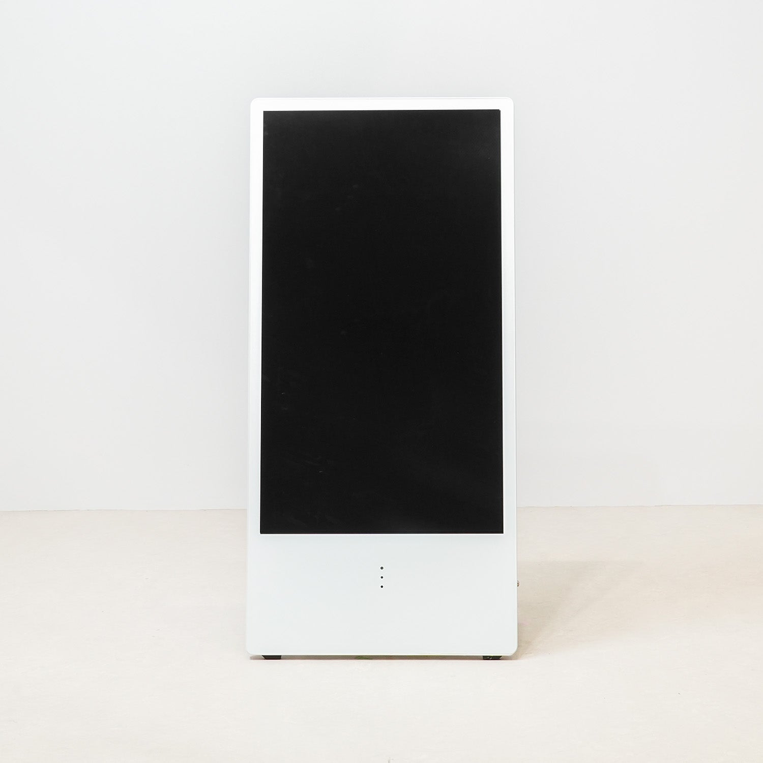 屋外用デジタルサイネージ 43インチ｜おしゃれな什器の企画・製造