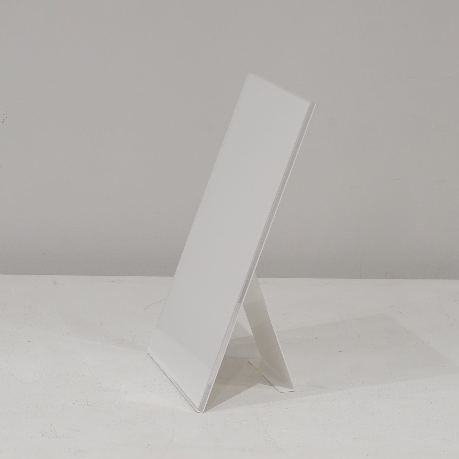 ポップスタンド A4サイズ EM22WH