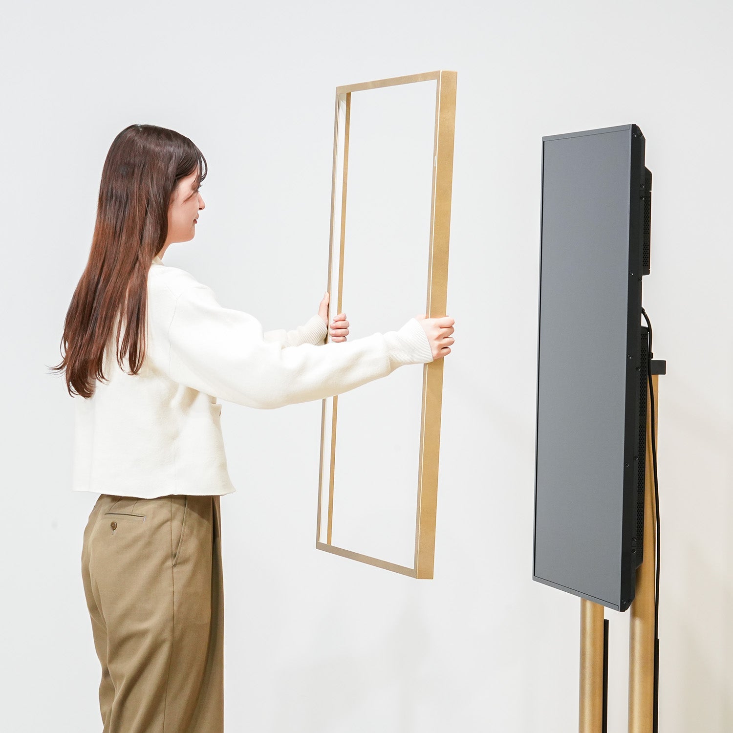 デジタルサイネージ 55インチ 真鍮ゴールド調 × 大理石調 DSB55HT2BRMR