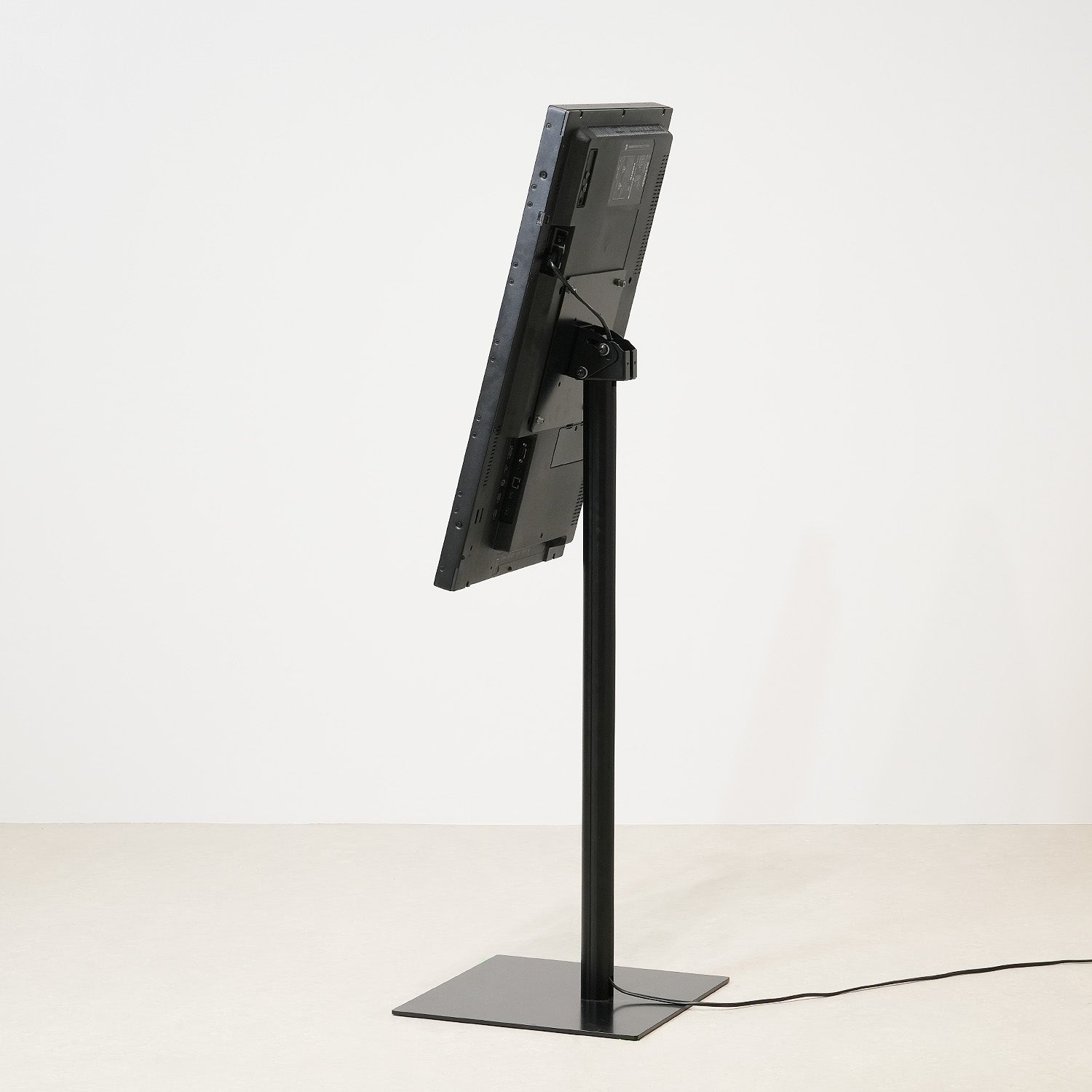 デジタルサイネージ32インチ デジタルサイネージ 32インチ｜おしゃれな什器の企画・製造・販売 SHOP