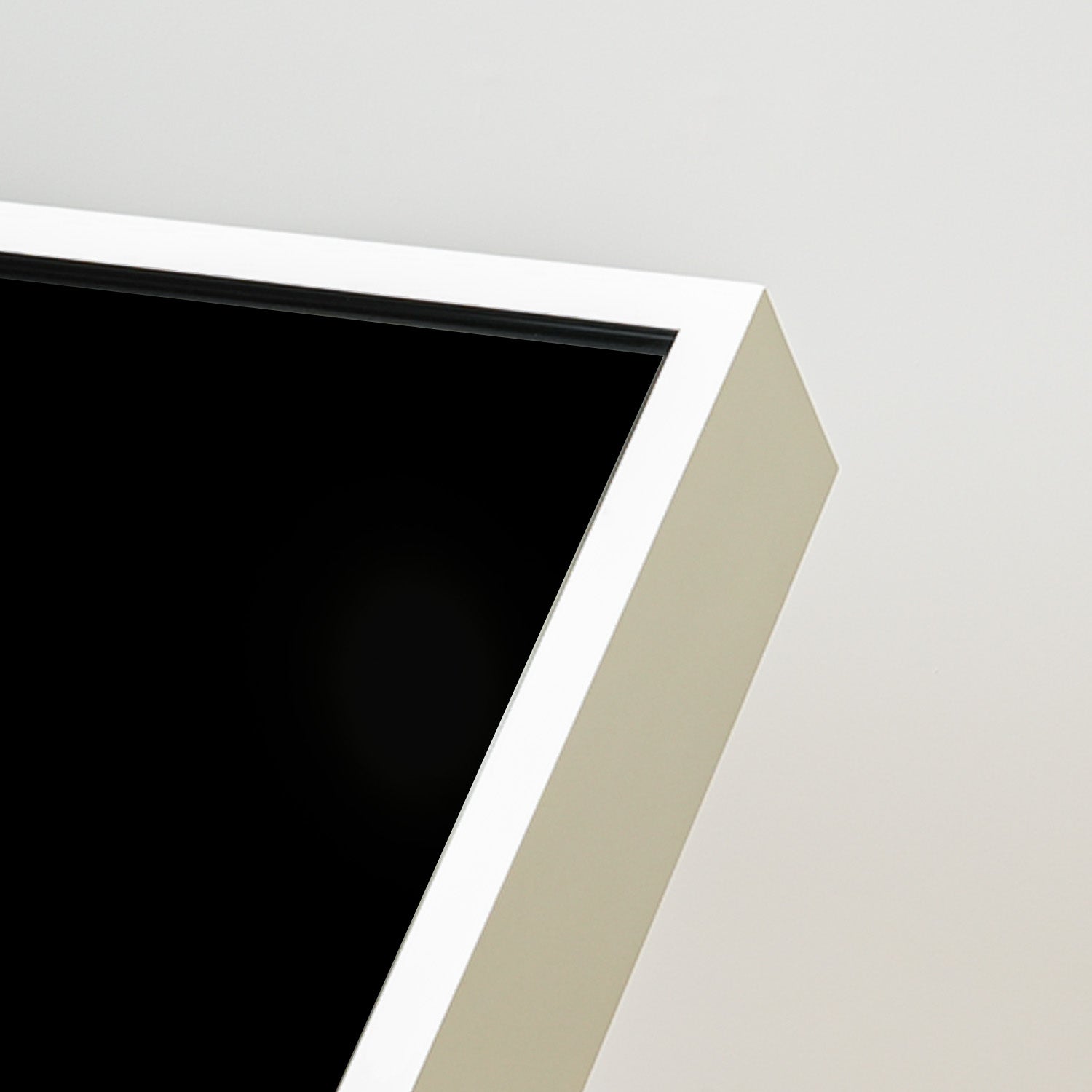 筐体型タッチディスプレイ 43インチ｜おしゃれな什器の企画