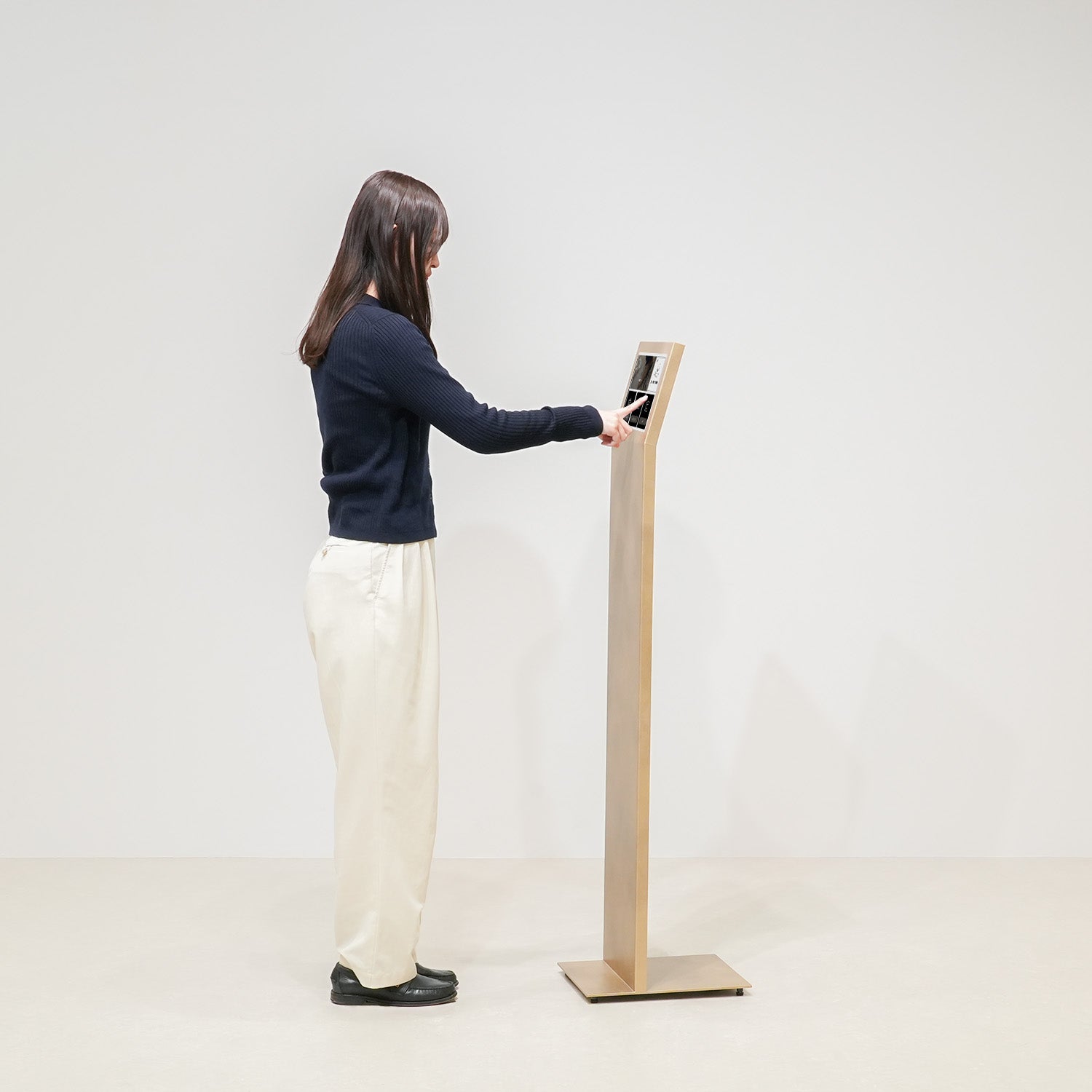 iPadスタンド 真鍮ゴールド調 IS10.9BR （iPad 第10~11世代対応）