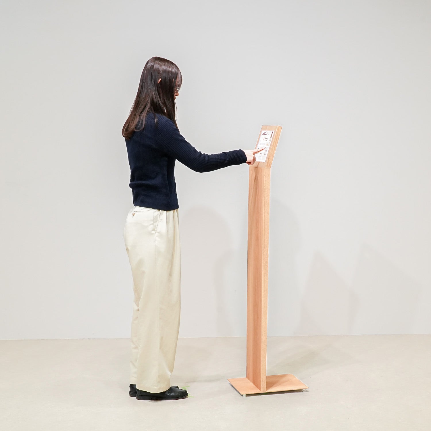 iPadスタンド ｜おしゃれな什器の企画・製造・販売 SHOP COPACK