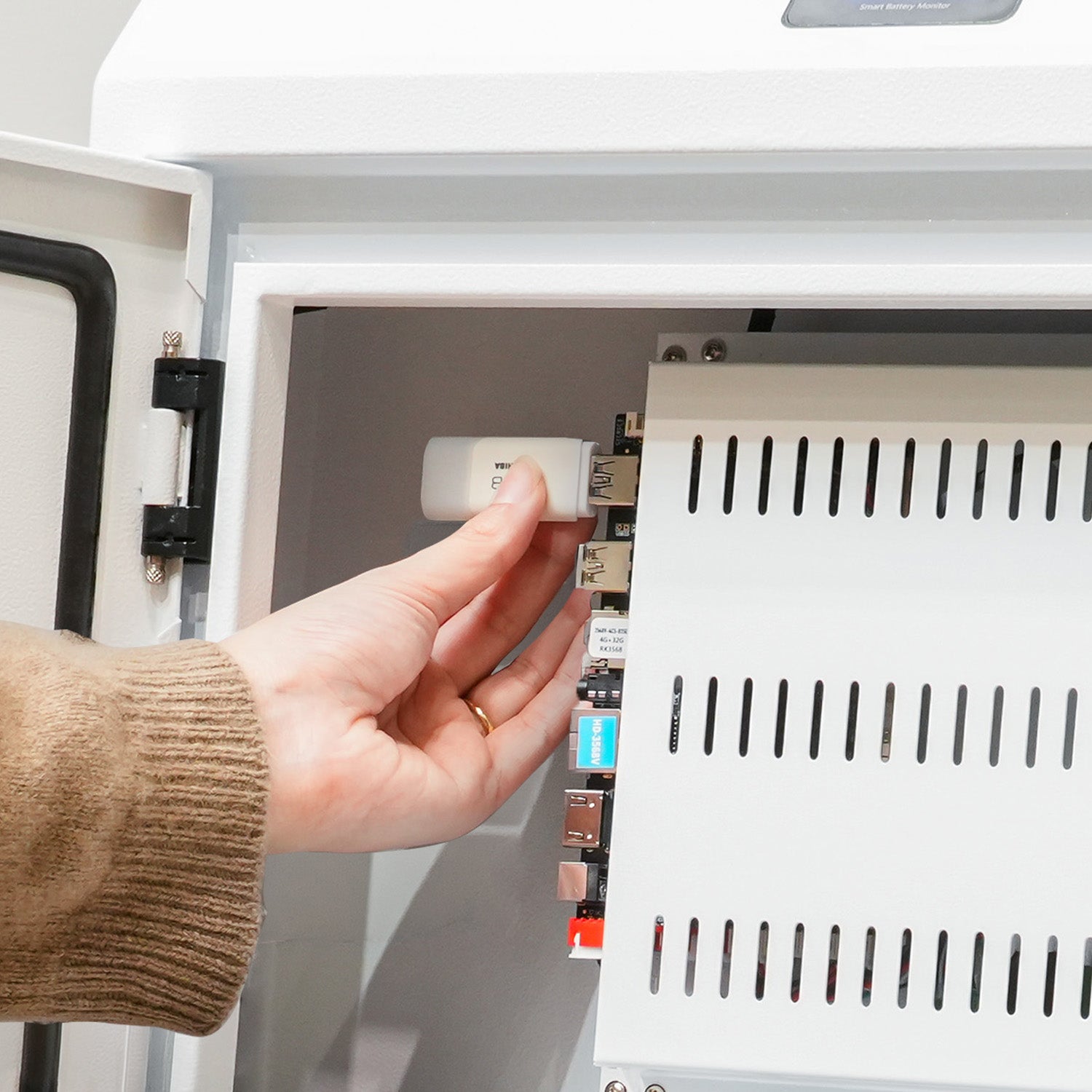 屋外用 デジタルサイネージ 43インチ DD43II