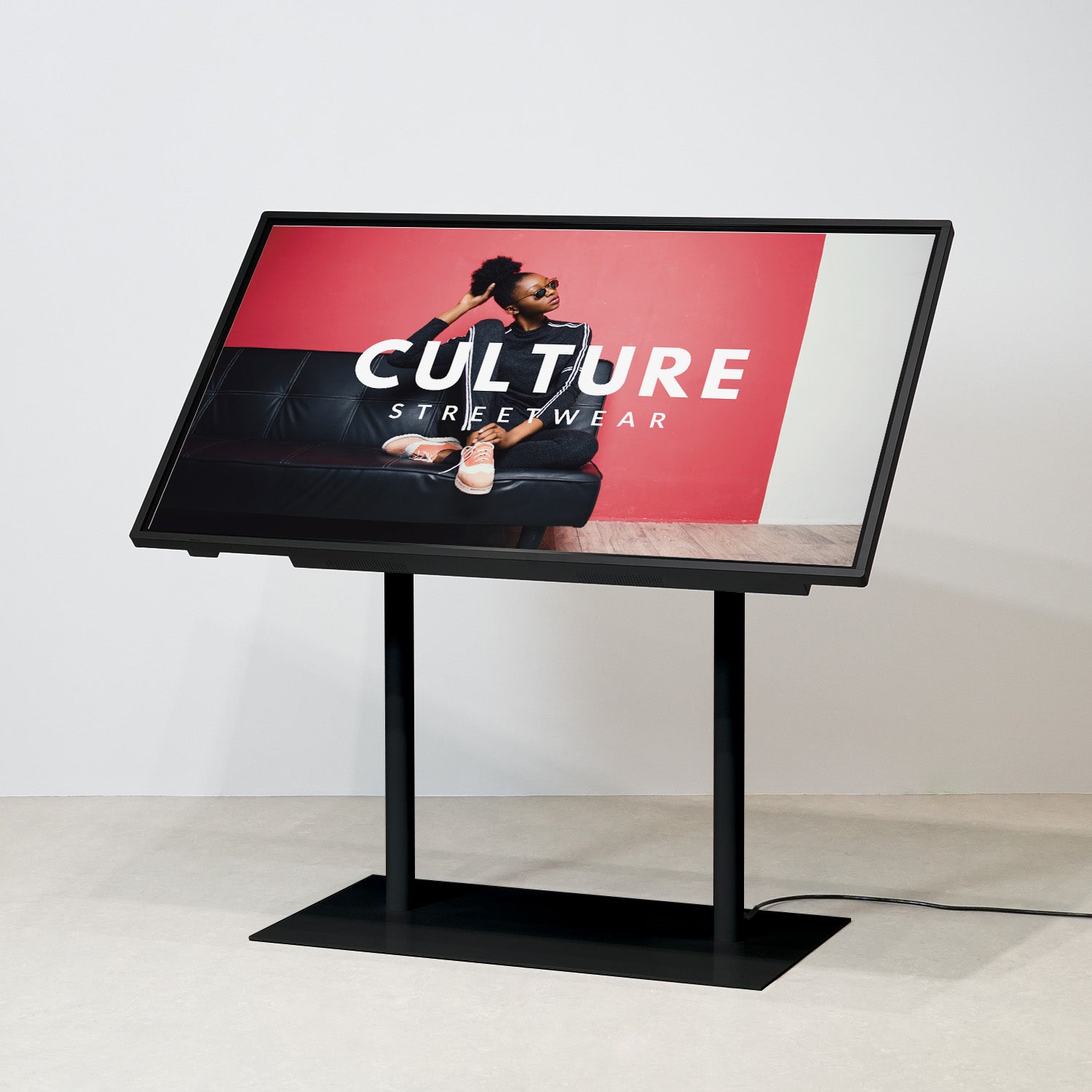 スタンド式タッチディスプレイ 55インチ｜おしゃれな什器の企画・製造