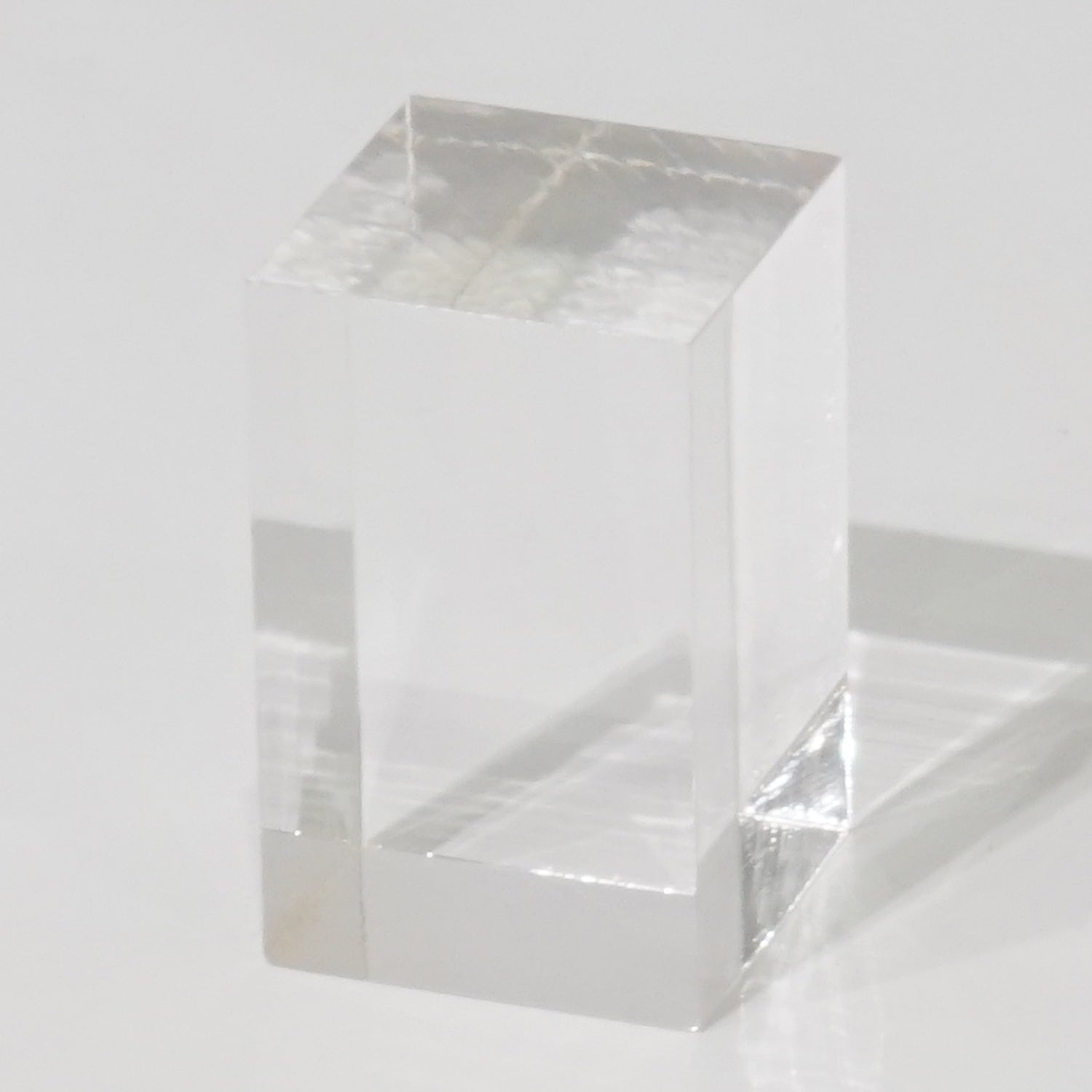 アクリルブロック 30H50｜おしゃれな什器の企画・製造・販売