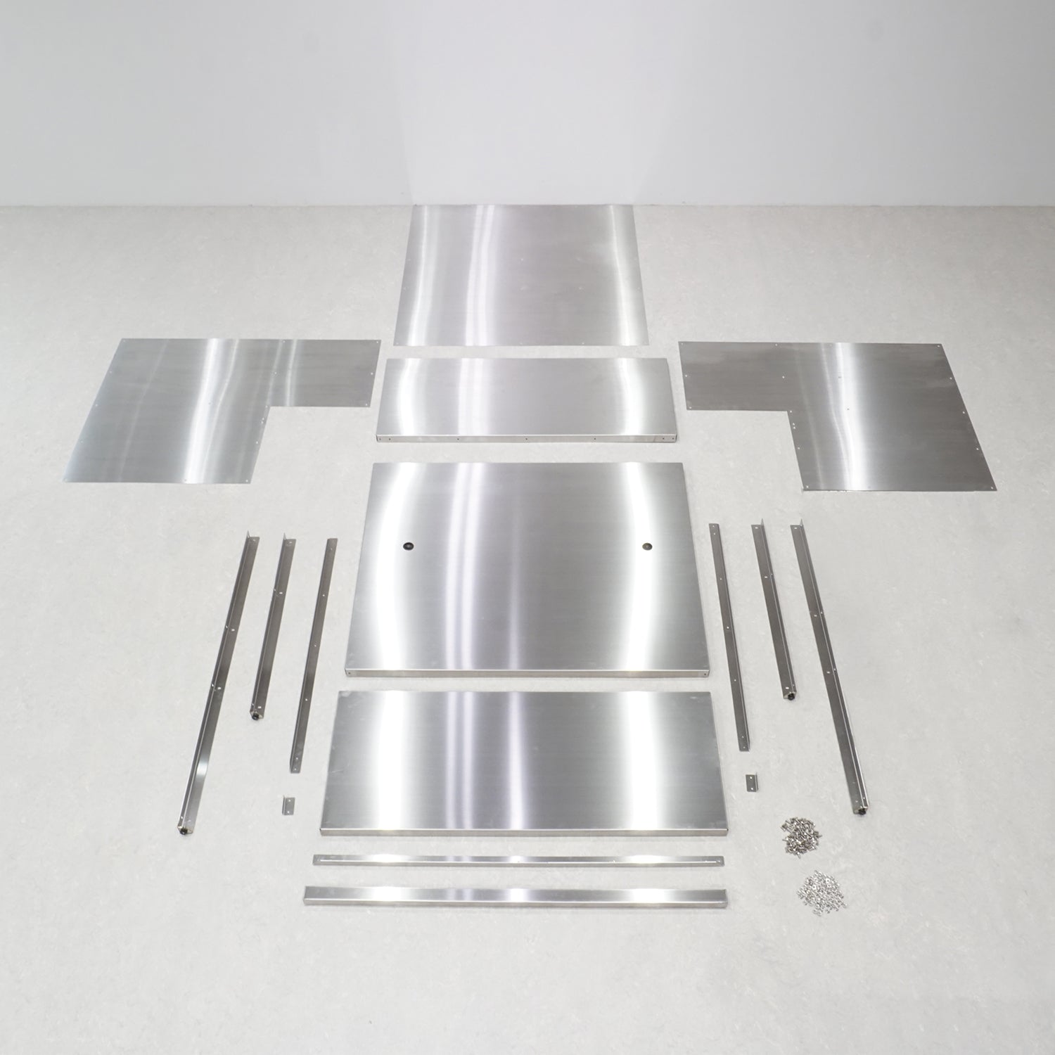 ステンレスのディスプレイテーブル｜おしゃれな什器の企画・製造・販売