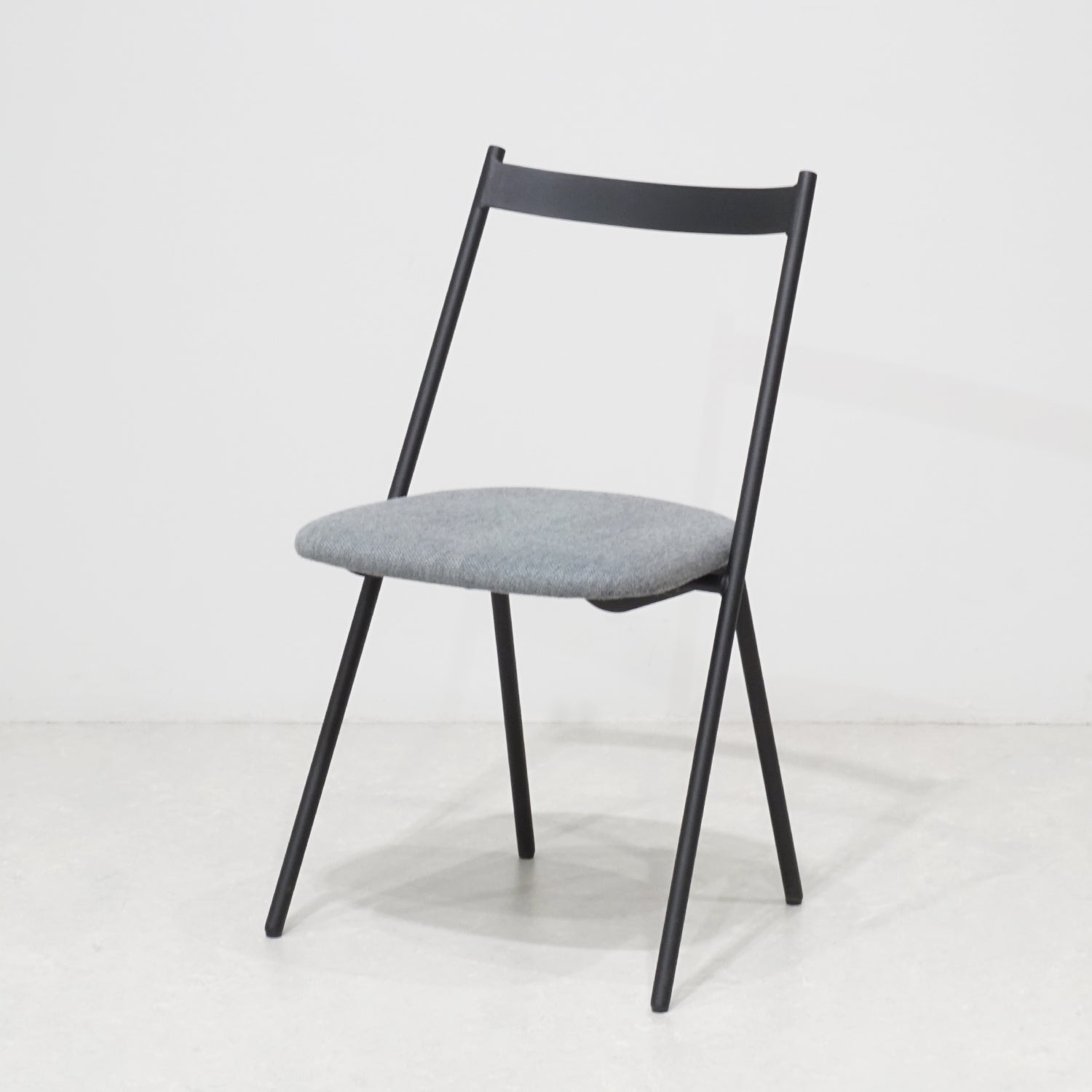 ワーカースタッキングチェア　SS14BK