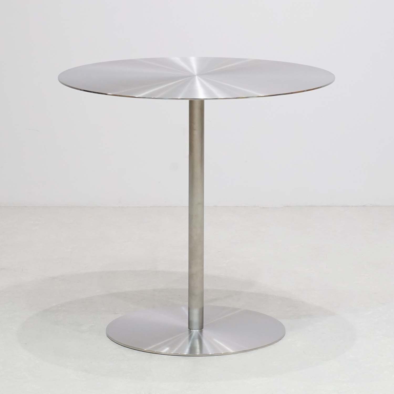 円形カフェテーブル｜おしゃれな什器の企画・製造・販売 SHOP COPACK