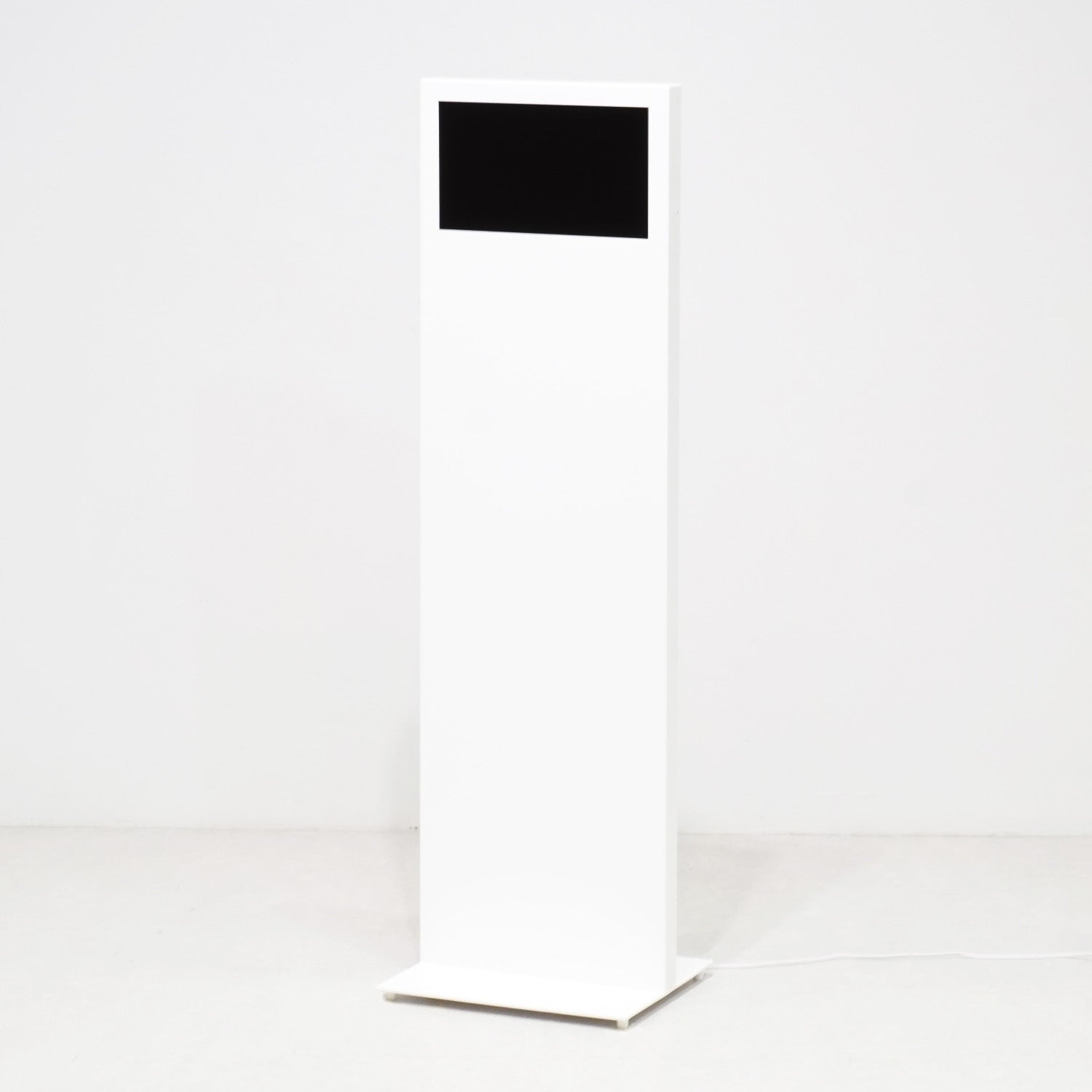 バネルジー様  専用商品です。 タッチ式 デジタルサイネージ 15インチ｜おしゃれな什器の企画・製造