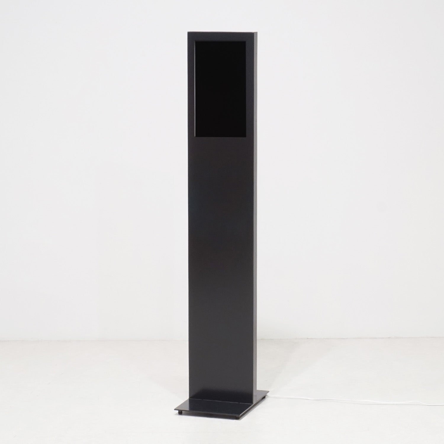 美容器 ブラック LEDインジケーター付き タッチ式 デジタルサイネージ 15インチ｜おしゃれな什器の企画・製造