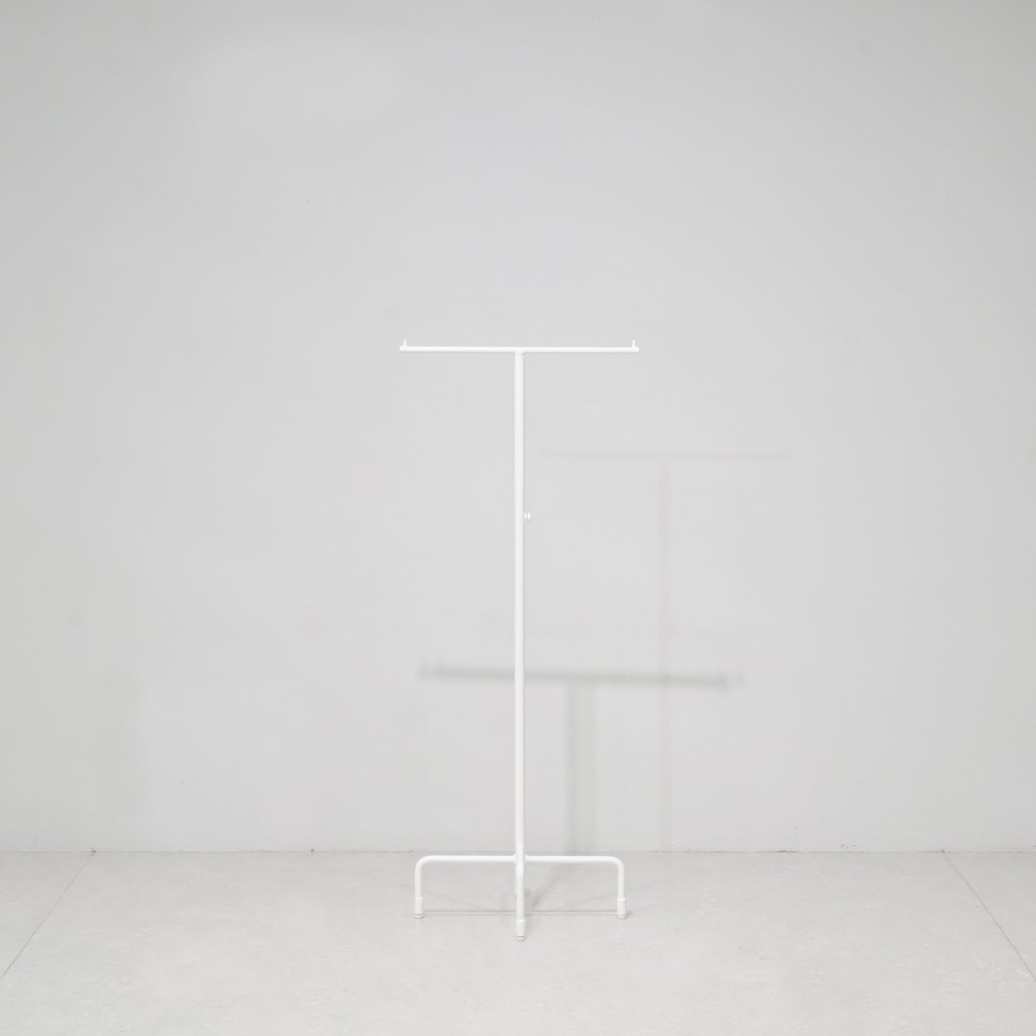 アパレル什器で使用されていたT字ハンガーラック T字ハンガーラック｜おしゃれな什器の企画・製造・販売 SHOP COPACK