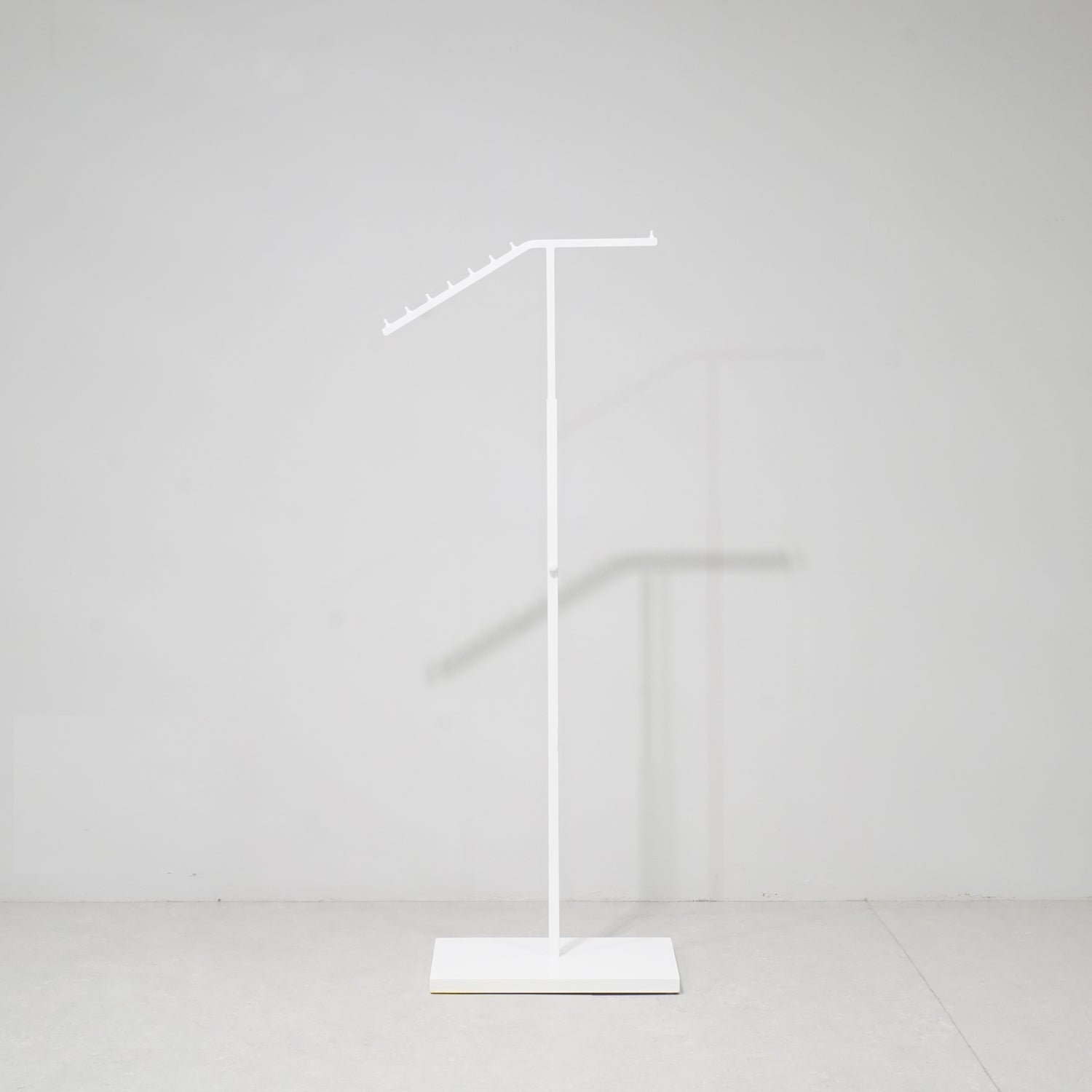 傾斜ハンガーラック｜おしゃれな什器の企画・製造・販売 SHOP COPACK