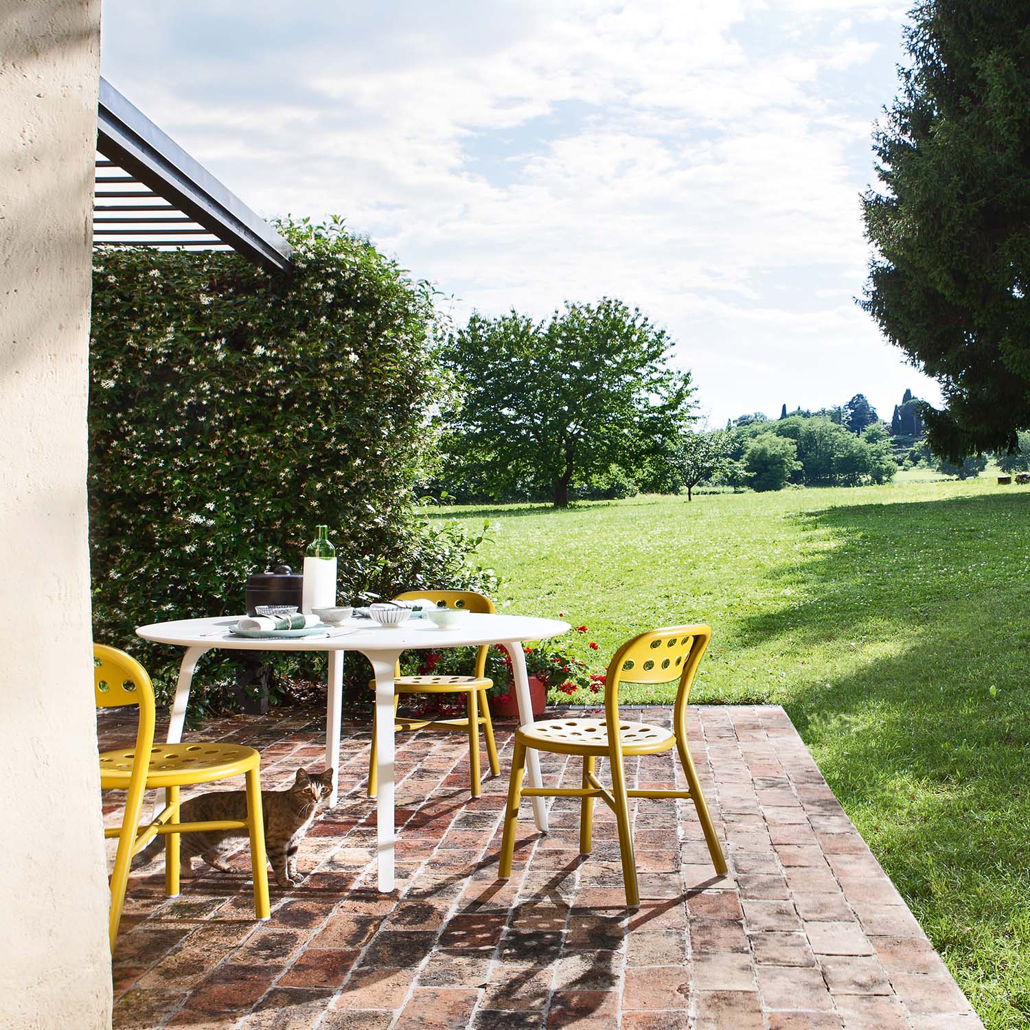 Table First / MAGIS｜おしゃれな什器の企画・製造・販売 SHOP COPACK