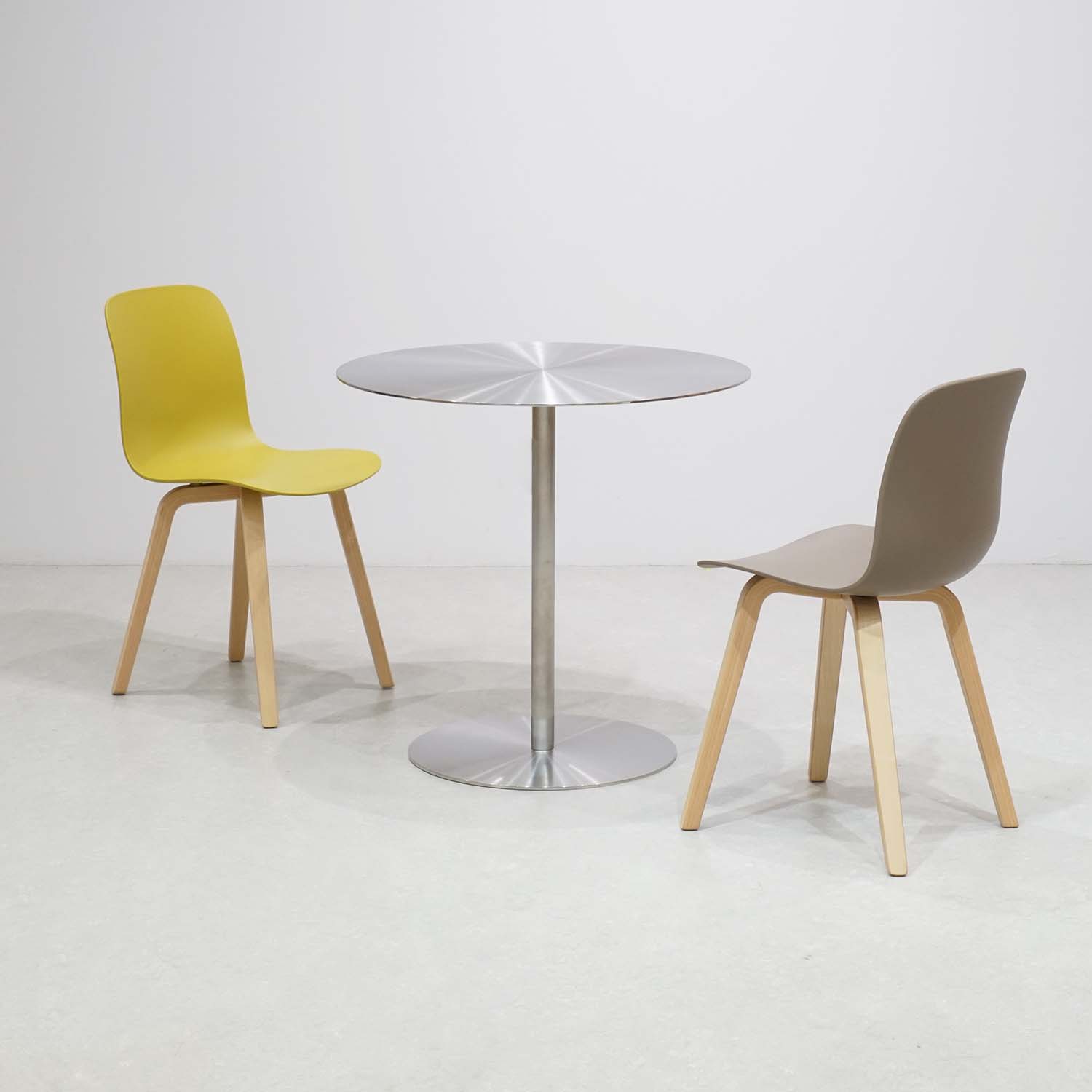 円形カフェテーブル｜おしゃれな什器の企画・製造・販売 SHOP COPACK