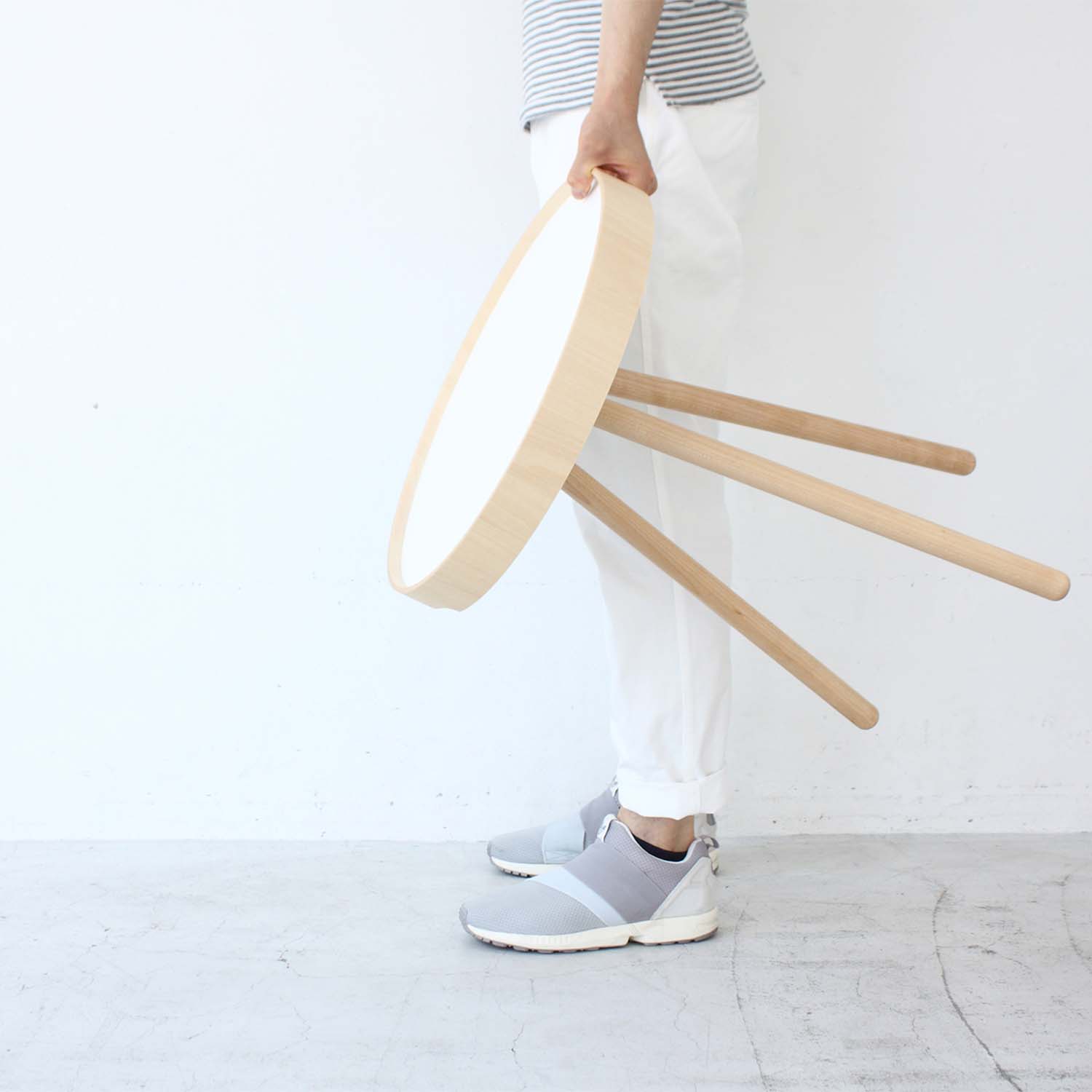 BY TRAY TABLE / MOHEIM