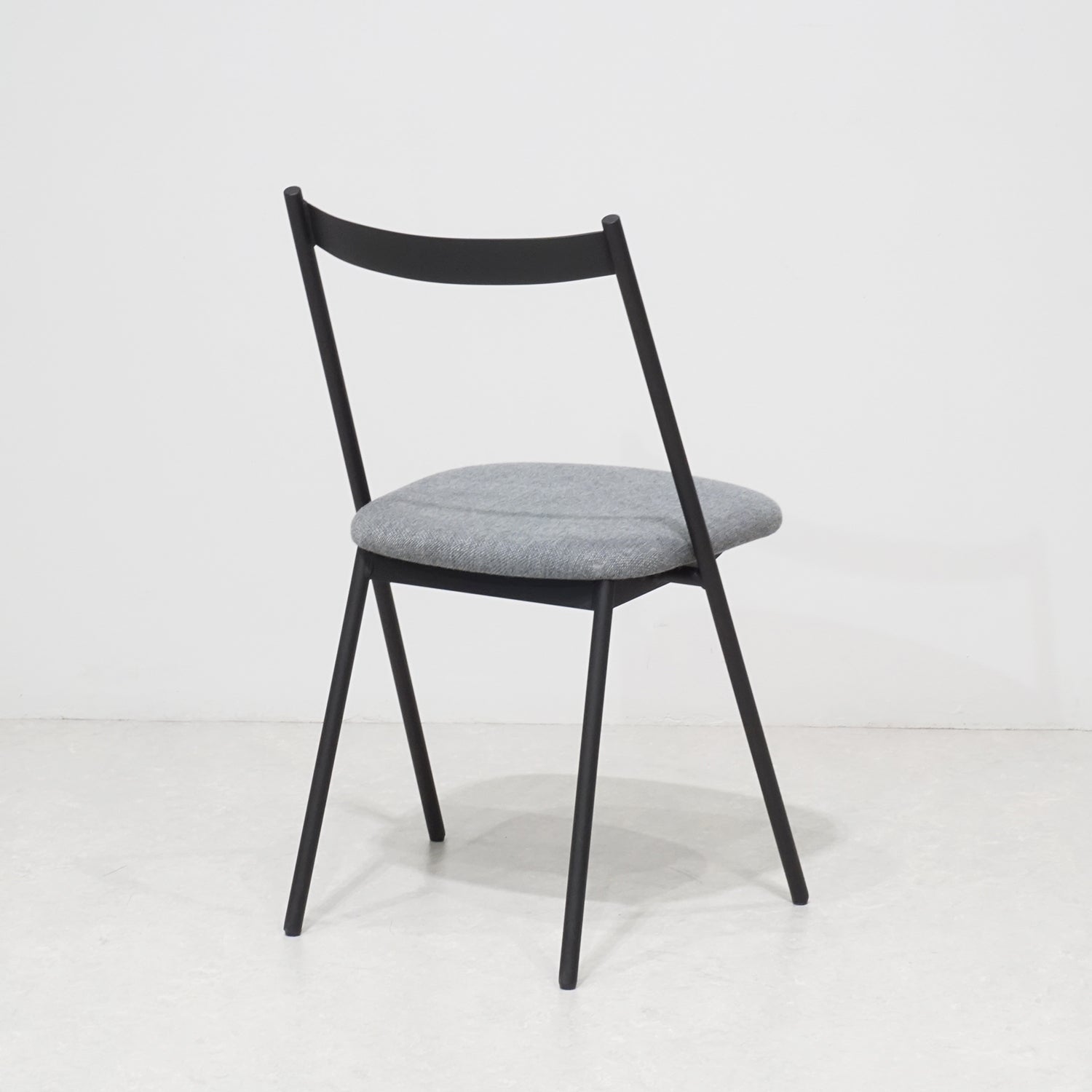 ワーカースタッキングチェア　SS14BK