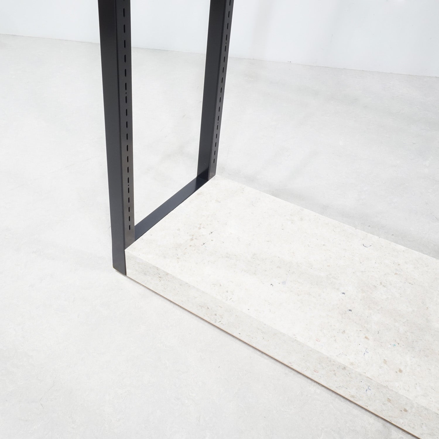 ディスプレイハンガーラック｜おしゃれな什器の企画・製造・販売 SHOP