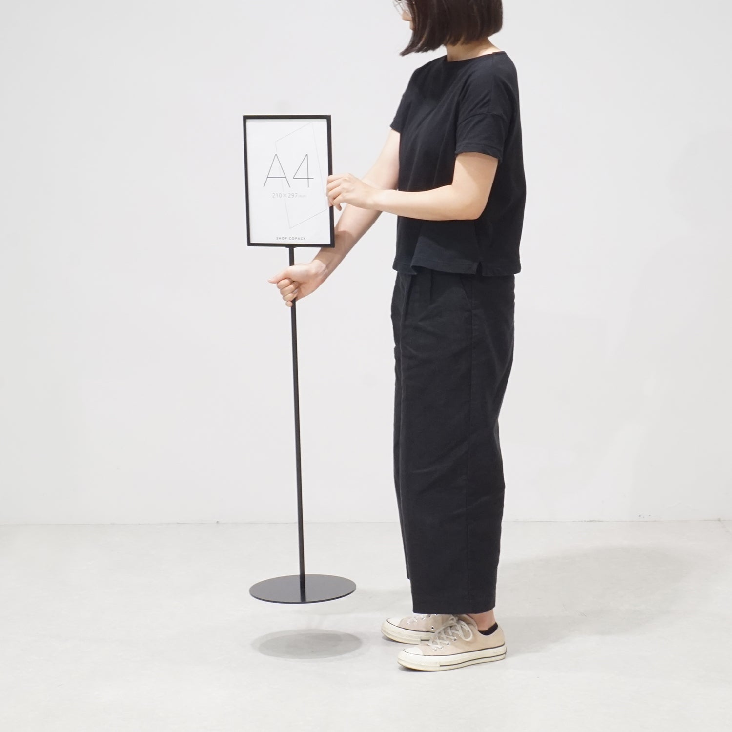 サインスタンド A4サイズ｜おしゃれな什器の企画・製造・販売