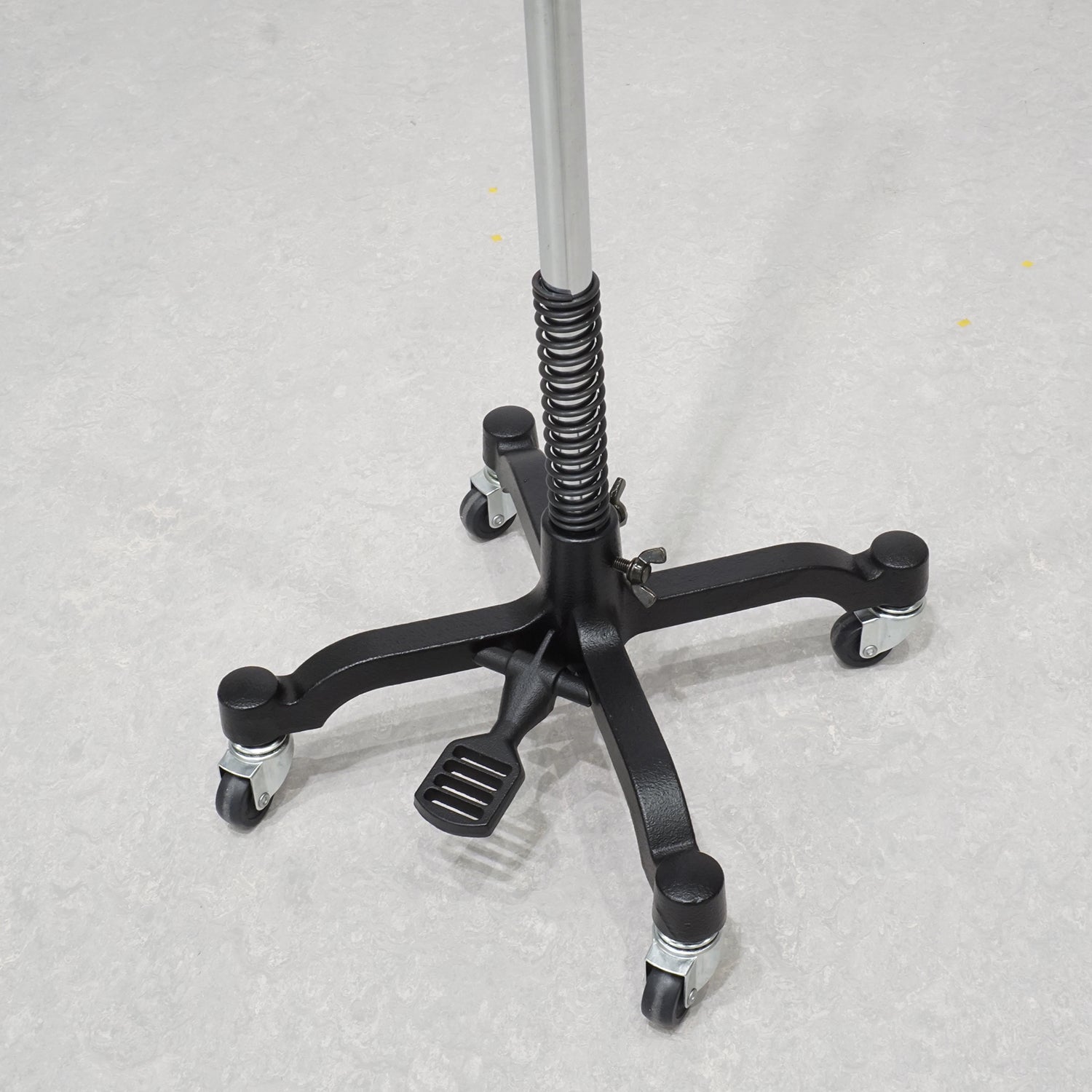 【極美品】メンズトルソー ブラックアーム付き メンズ全身トルソー ヘッド付き 腕付き｜おしゃれな什器の企画