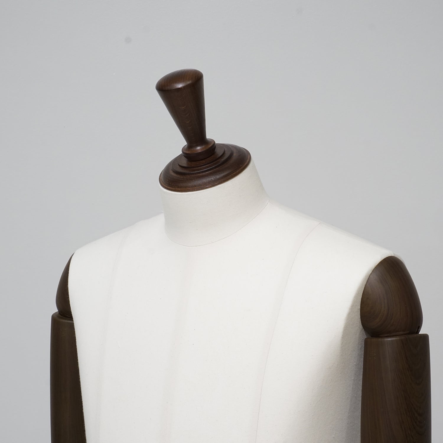 【美品】 メンズ 上半身 トルソー マネキン 2体セット ひざ上トルソー メンズ 高さ115cm 【Y体】 B98×W76×H94cm 男性用