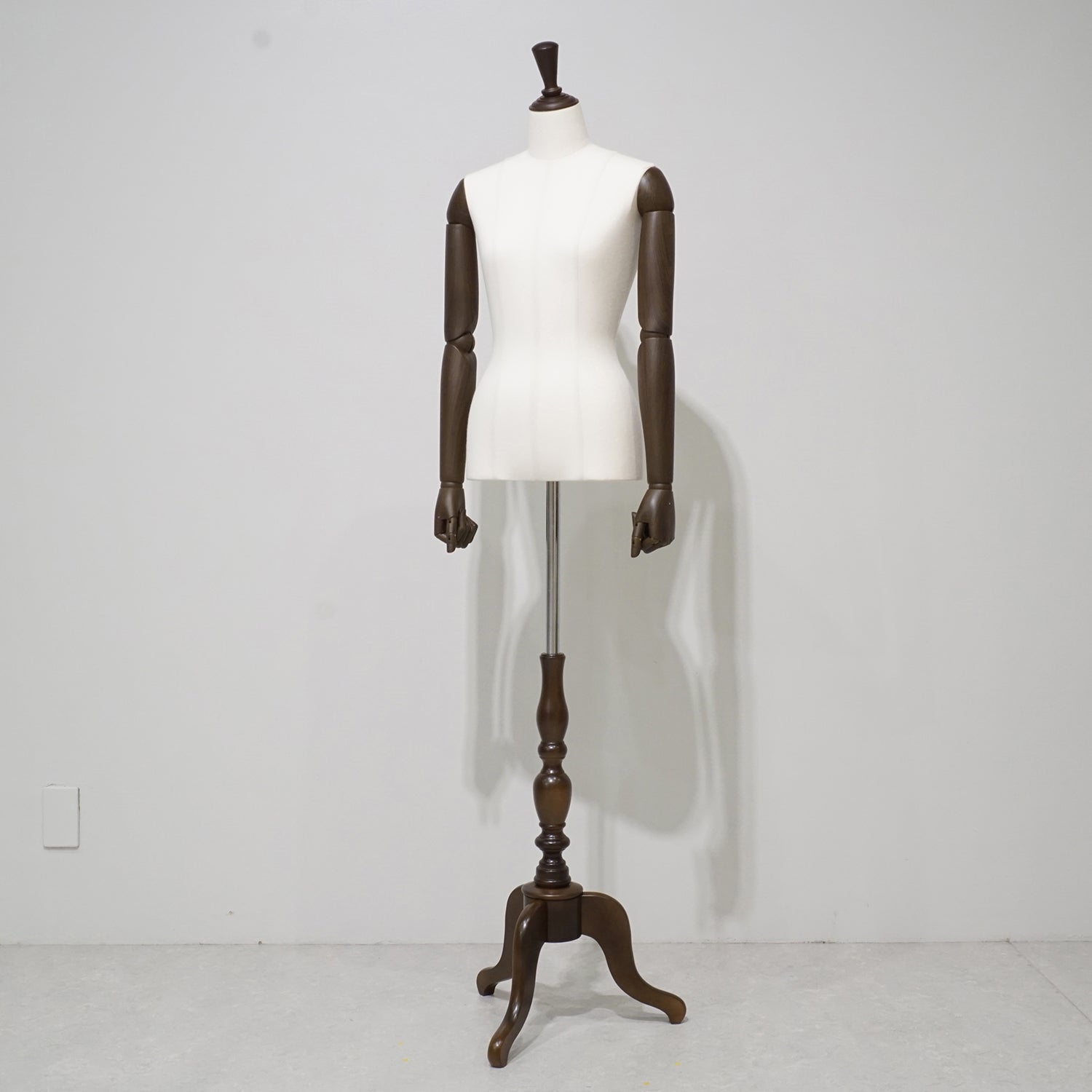 レディース 全身トルソー 腕つき｜おしゃれな什器の企画・製造