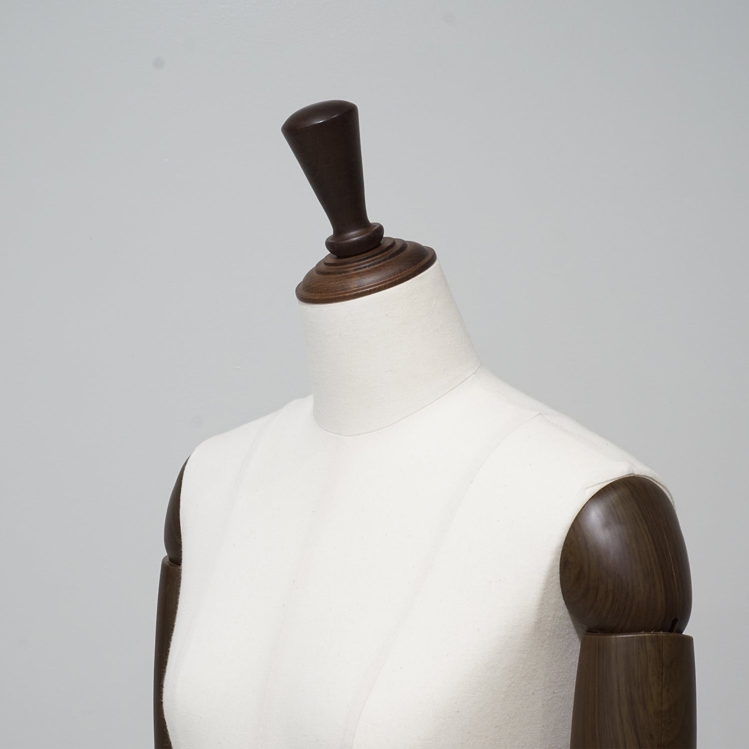 レディース 全身トルソー 腕つき｜おしゃれな什器の企画・製造・販売