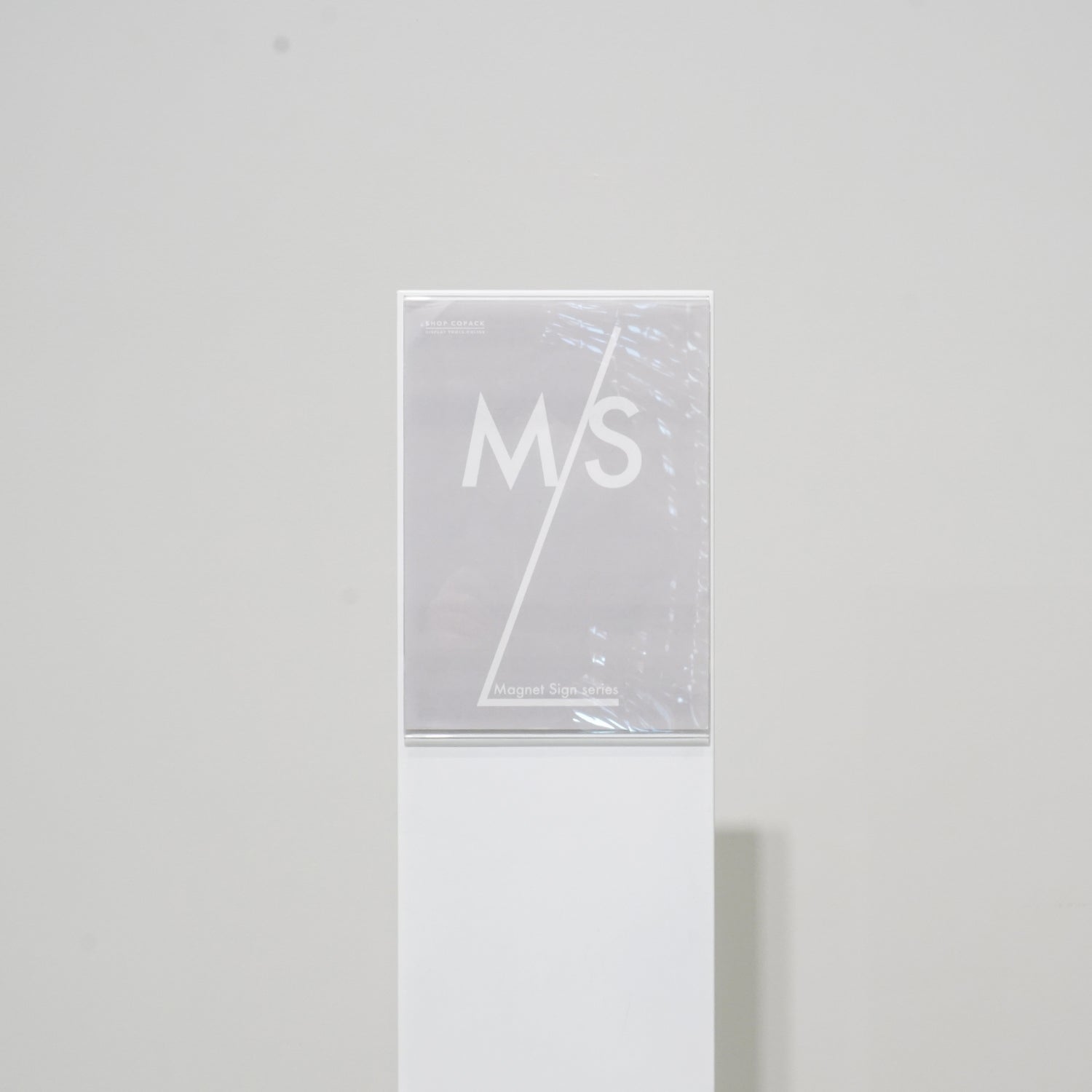 A4サイズ アクリルポップケース｜おしゃれな什器の企画・製造・販売