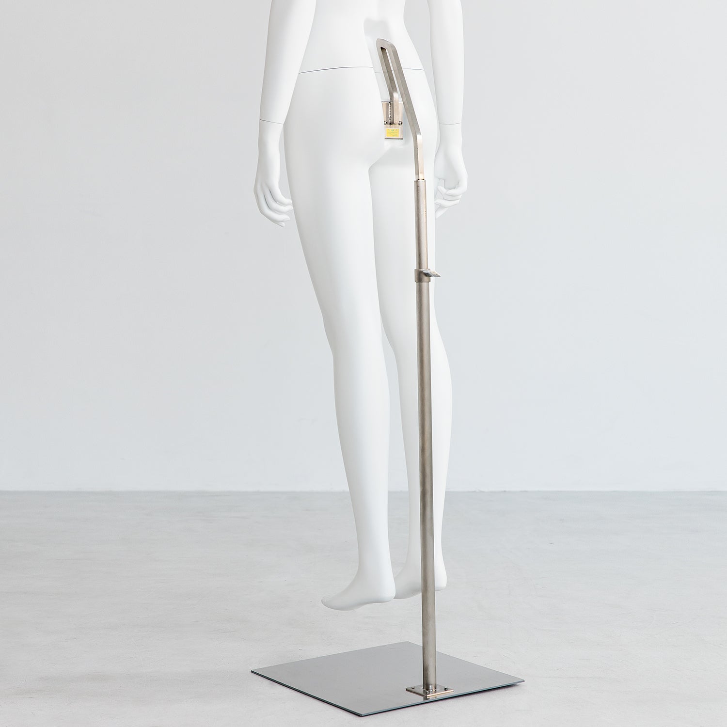 レディース マネキン 直立タイプ｜おしゃれな什器の企画・製造