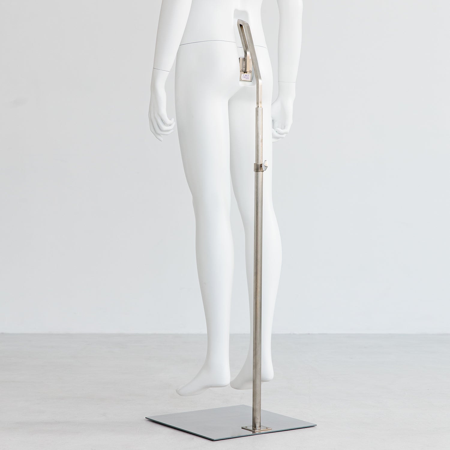 マネキン メンズマネキン 直立タイプ｜おしゃれな什器の企画・製造・販売 SHOP